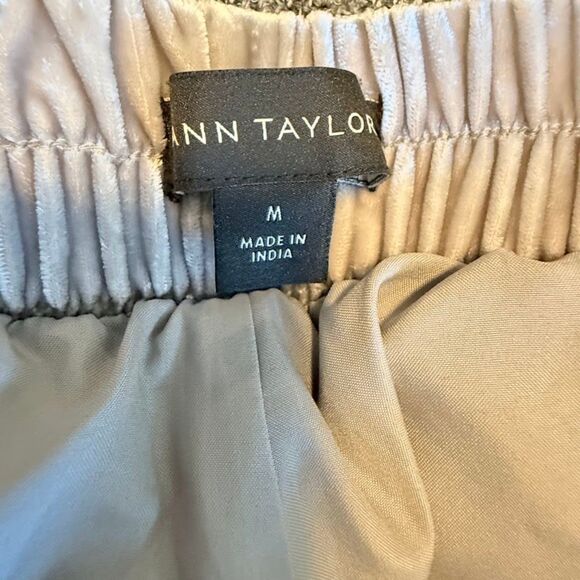 Crushed Velvet Relaxed Fit Tapered Leg Cropped Pant in Silver Grey size Medium - Picture 4 of 10